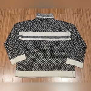 Cable & Gauge Black and White Patterned Sweater